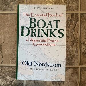 The Essential Book of Boat Drinks Green and White Book